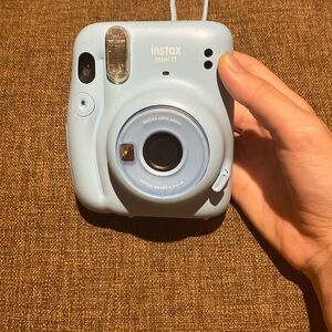 Instax mini 11 light blue camera
